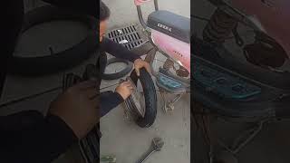 Installation process of rear motor drive wheel of battery car [upl. by Snah616]