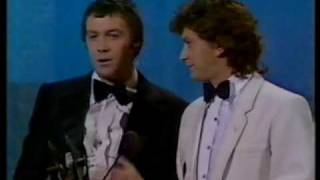 THE PROFESSIONALS MARTIN SHAW AND LEWIS COLLINS ACCEPT THE TV TIMES TOP TEN AWARD 1981 [upl. by Bryn]