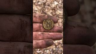 INCREDIBLE 1820s Massachusetts Militia Button at the Militia Training Grounds metaldetecting [upl. by Nolyaj]