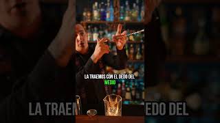 🍹 🔥 TRUCO CON BAR SPOON  FLAIR BARTENDING barmanshow flairbartender [upl. by Oletta555]