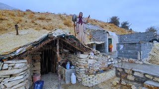 The mountain and the cave house a day in the life of Zaris mother in rainy weather [upl. by Mabelle]