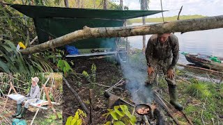 Construir uma Cama Rústica na Floresta para o acampamento [upl. by Schonthal]