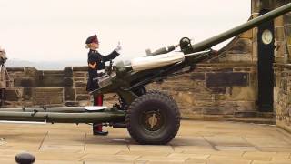 The One oclock Gun at Edinburgh Castle [upl. by Nnyre]