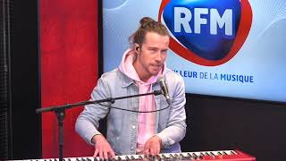 Julien Doré interprète en LIVE quotLarme Fatalequot sur RFM [upl. by Airyk]