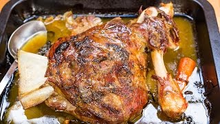 Slow roasted lamb shoulder recipe With spring garlic and lardo in white wine  Gustomondo [upl. by Greyson]