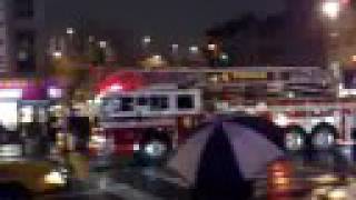 FDNY Ladder 4 Responding New York [upl. by Zamora]