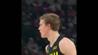 Lauri Markkanen with a dunk on Nikola Vucevic you never thought you see Lauri Markkanen do [upl. by Aicnelev]