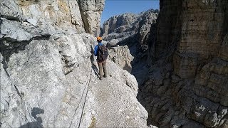 A strapiombo sulle Bocchette Centrali  Dolomiti di Brenta [upl. by Roos]