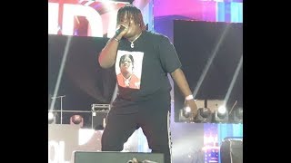 Fuji Legend Barristers Son Barry Jay amp AirBoy Performs Together At Davidos Concert [upl. by Eliath134]