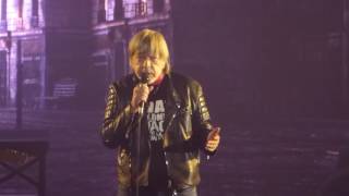 Renaud  Toujours debout  Forest National 08112016 HD [upl. by Tamsky]