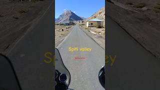 Le jaayein jaane Kahaan hawayein  Pahadon Ka sukun  Spiti Valley  shorts ytshorts bike [upl. by Roskes925]