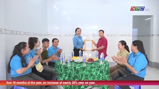 Handing over trade union house to unionists  Cần Thơ News [upl. by Anahpos]