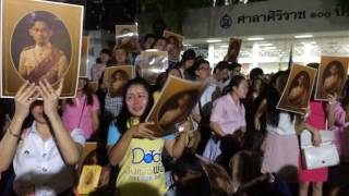 Despair and grief at Siriraj Hospital after death of Thai King Bhumibol Adulyadej [upl. by Gentes]