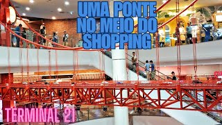 Terminal 21 shopping em Bangkok com pisos e banheiros temáticos comida barata e privada high tech [upl. by Regdirb293]