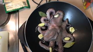 Zubereitung eines Pulpo  Tintenfisch [upl. by Ytsanyd]