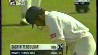 Shoaib Akhtar  Consequtive Yorkers to Dravid amp Sachin [upl. by Everett]