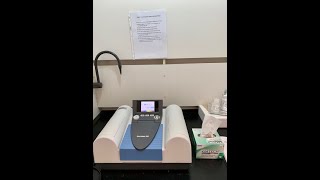 Measuring the Absorbance of Chlorophyll Using a Spectronic 200 [upl. by Teeter]