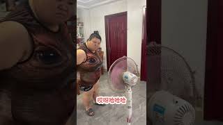 Its too hot today Fortunately I have an electric fan at home DOU assistant Fat wife I laug [upl. by Assyn367]