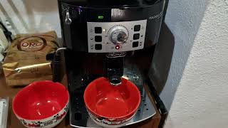 CUM SE FACE DECALCEFIEREA UNEI CAFETIERE DELONGHI MAGNIFICA S [upl. by Ettelracs]