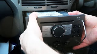 CD30 MP3 Stereo Head Unit and Screen Change on Vauxhall Astra H [upl. by Ycrep958]