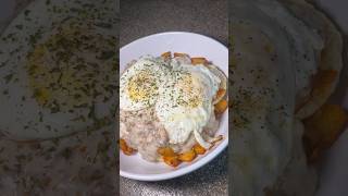 Delicious Biscuits and Gravy☺️😋 breakfast food delicious foodie yummy cooking shorts tips [upl. by Baird]