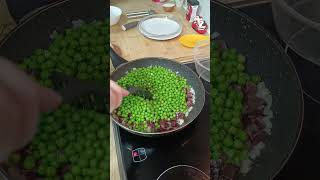 Guisantes con jamón y huevo receta recetasfaciles menusaludable vegetales [upl. by Ailaro229]