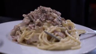 Renato Gualandi prepara la sua storica carbonara con gli studenti di CAST Alimenti [upl. by Navi253]