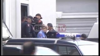 Report TV  Dalja e Shullazit nga Drejtoria e Policisë drejt Gjykatës së Krimeve të Rënda [upl. by Nnazus]