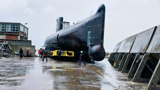 Submarine reaches final resting place [upl. by Harmon]