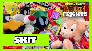 Best Halloween Candy  Looney Tunes Puppet Pals  Halloween Frights  Summerstone Workshop [upl. by Ecinnahs]