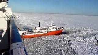 Atascados en el hielo en el crucero Princess Maria [upl. by Bashee]