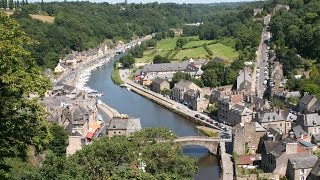 Le vieux Dinan  Basilique St Sauveur Tour de lhorloge le château les ramparts [upl. by Prady]