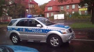 Policja drogowa na sygnale przez Aleję Legionów w Gdańsku Wrzeszczu N074 Kia Sorento KMP Gdańsk [upl. by Ailehpo604]