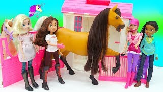 Giant Spirit Riding Free Lucky Feeding Horse Set [upl. by Razaile160]