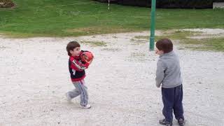 Little kids arguing in Italian quotTu sei piccolo me sei grandequot [upl. by Aehr948]