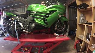 ZX14R Scott oiler review [upl. by Noillimaxam]