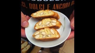 Cantucci la video ricetta della dellex pasticcere [upl. by Wilmar]