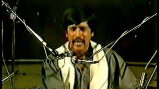 Balo Batiyan Ve Mahi live old video song By Attaullah Khan Essakhelvi [upl. by Kahler]