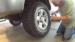 Mounting a Heavy Tire on the Hub the Easiest Way [upl. by Wrand]