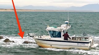 📛 ÉCHOUAGE DUN BATEAU ÉVITÉ DE JUSTESSE CONTRE LES ROCHERS DU PHARE DE CAPBRETON bigwaves 🌊😨🚩 [upl. by Lechar]