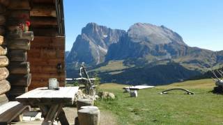 Wandern Südtirol auf der Seiseralm zur Edelweißhütte [upl. by Hurwit46]