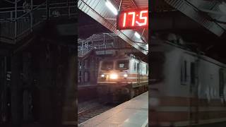 trending train 12339 Howrah Coalfield Express vandebharatexpressfullspeed expresstrainshotsfeed [upl. by Thorrlow]