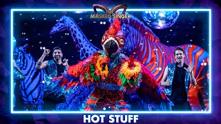 Papegaai  ‘Hot Stuff’  Aflevering 4  The Masked Singer  VTM [upl. by Adroj]