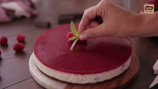 🍰 Tarta de queso chocolate blanco y cobertura de frambuesa  Nestlé Postres [upl. by Sualohcin]