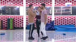 Vicky en el ensayo de Manos Vacías quoty besitoquot Agoney Eso es lo que quiero 61217 [upl. by Llennod]