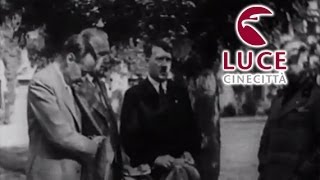 Lincontro Mussolini  Hitler a Venezia Alla villa Pisani a Stra La folla acclama i capi dei due [upl. by Caddric736]