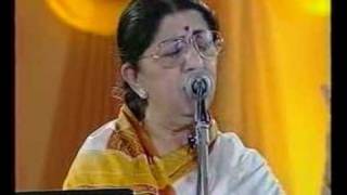 Lata Mangeshkar  Jo Wada Kiya Live Performance [upl. by Eatnhoj]