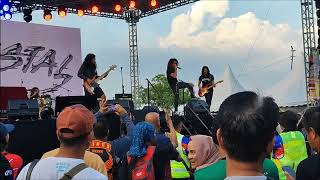 Kristal  Seragam Hitam Live MAEPS Serdang Mega Bike Week [upl. by Desireah]