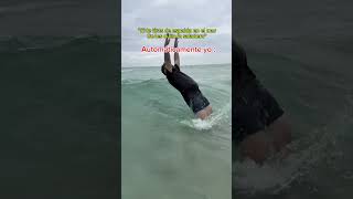 Si te tiras de espalda en el mar se te quita la saladera yo 🤣 humor comedia memes risa viral [upl. by Einneg]