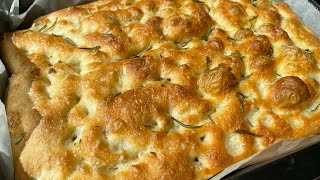 Focaccia italiana ricetta originalepronta in 5 minuti 🇬🇧 Italian focaccia original recipe [upl. by Winthrop]